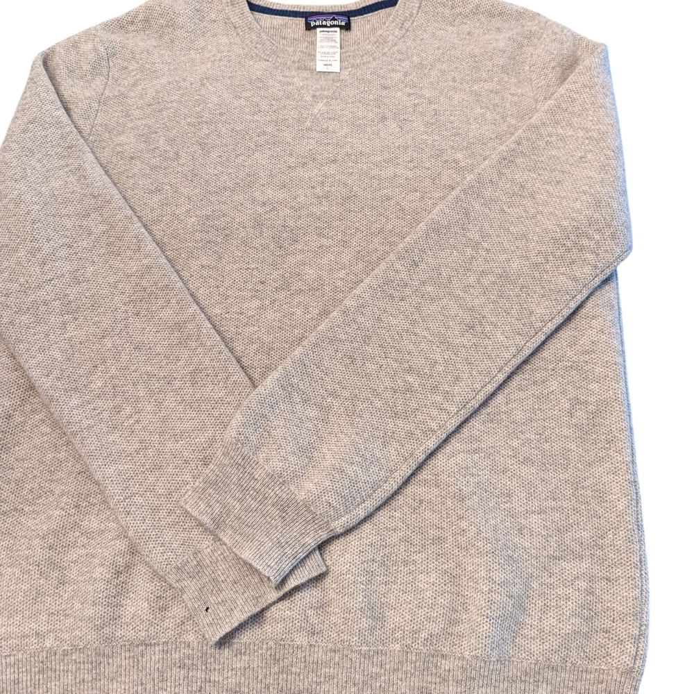 Patagonia Men's Recycled Cashmere Light Gray Crewneck Sweater Size Large